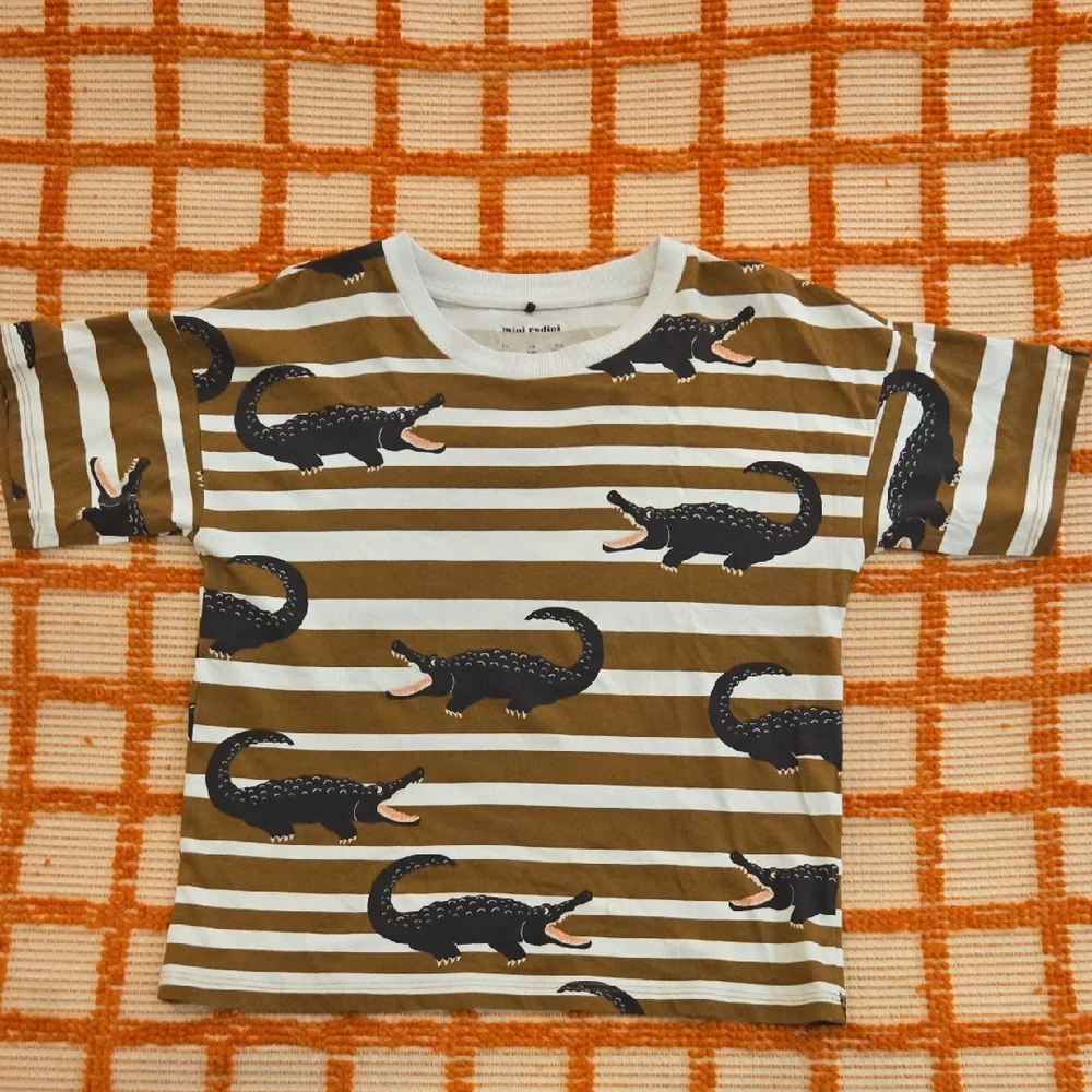 Mini Rodini Crocodile Tee Size 8-9 EUC Unisex - Picture 1 of 3